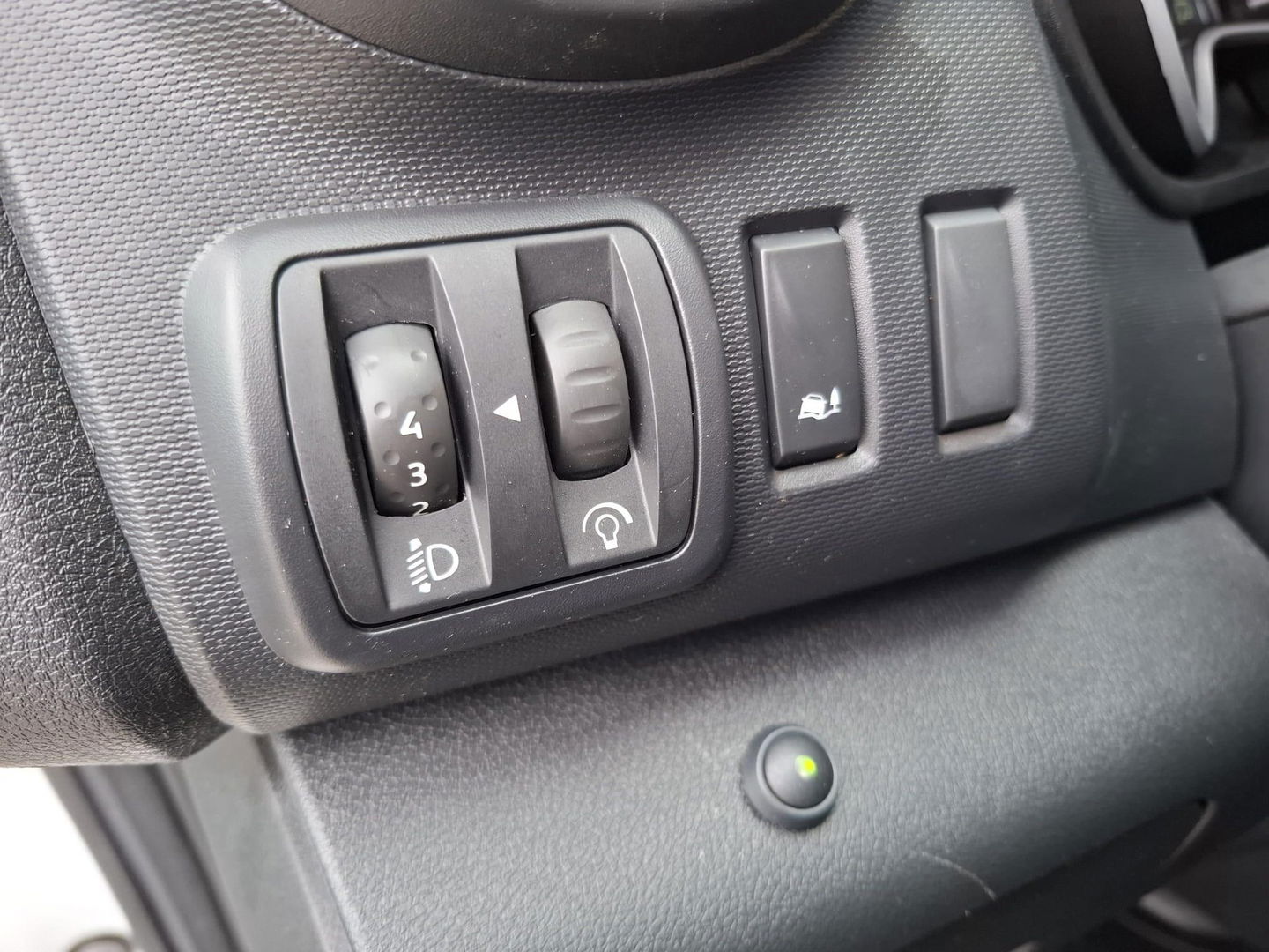 Renault Trafic 2.0 dCi 145 T27 L1H1 Comfort AUTOMAAT / IMPERIAL / NAVI / KASTEN INRICHTING / TREKHAAK