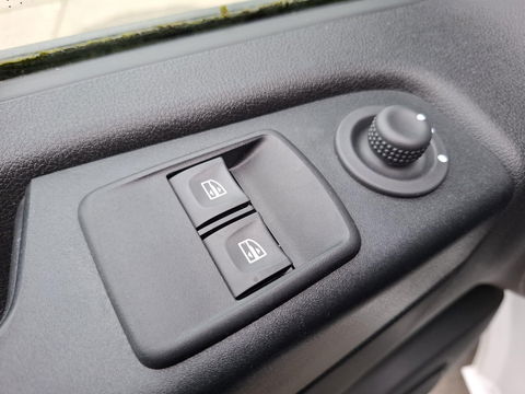 Renault Trafic 2.0 dCi 145 T27 L1H1 Comfort AUTOMAAT / IMPERIAL / NAVI / KASTEN INRICHTING / TREKHAAK