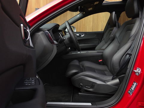 Volvo XC60 T8 407PK TE AWD Inscription / R-Design / Bowers & Wilkins / 360°