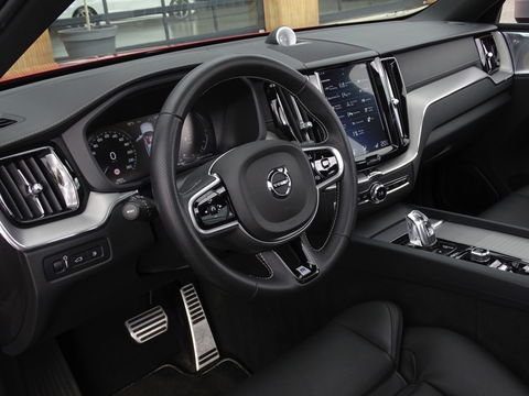 Volvo XC60 T8 407PK TE AWD Inscription / R-Design / Bowers & Wilkins / 360°