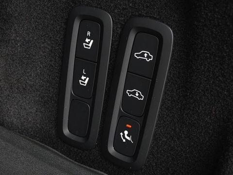 Volvo XC60 T8 407PK TE AWD Inscription / R-Design / Bowers & Wilkins / 360°