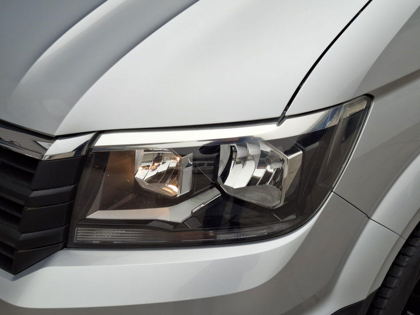 Volkswagen Crafter 35 2.0 TDI L3H3 Comfortline AIRCO / CRUISE CONTROLE / TREKHAAK / 3 ZITS / NAVI / CARPLAY