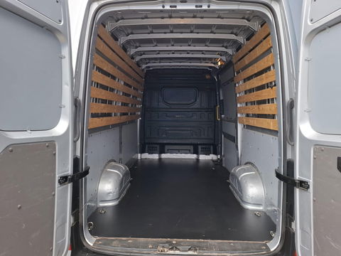 Volkswagen Crafter 35 2.0 TDI L3H3 Comfortline AIRCO / CRUISE CONTROLE / TREKHAAK / 3 ZITS / NAVI / CARPLAY