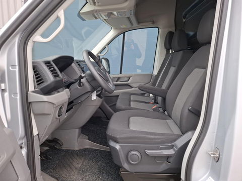 Volkswagen Crafter 35 2.0 TDI L3H3 Comfortline AIRCO / CRUISE CONTROLE / TREKHAAK / 3 ZITS / NAVI / CARPLAY