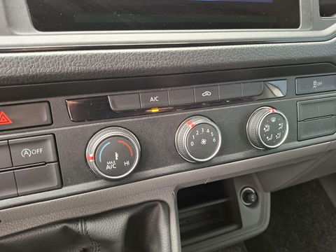 Volkswagen Crafter 35 2.0 TDI L3H3 Comfortline AIRCO / CRUISE CONTROLE / TREKHAAK / 3 ZITS / NAVI / CARPLAY