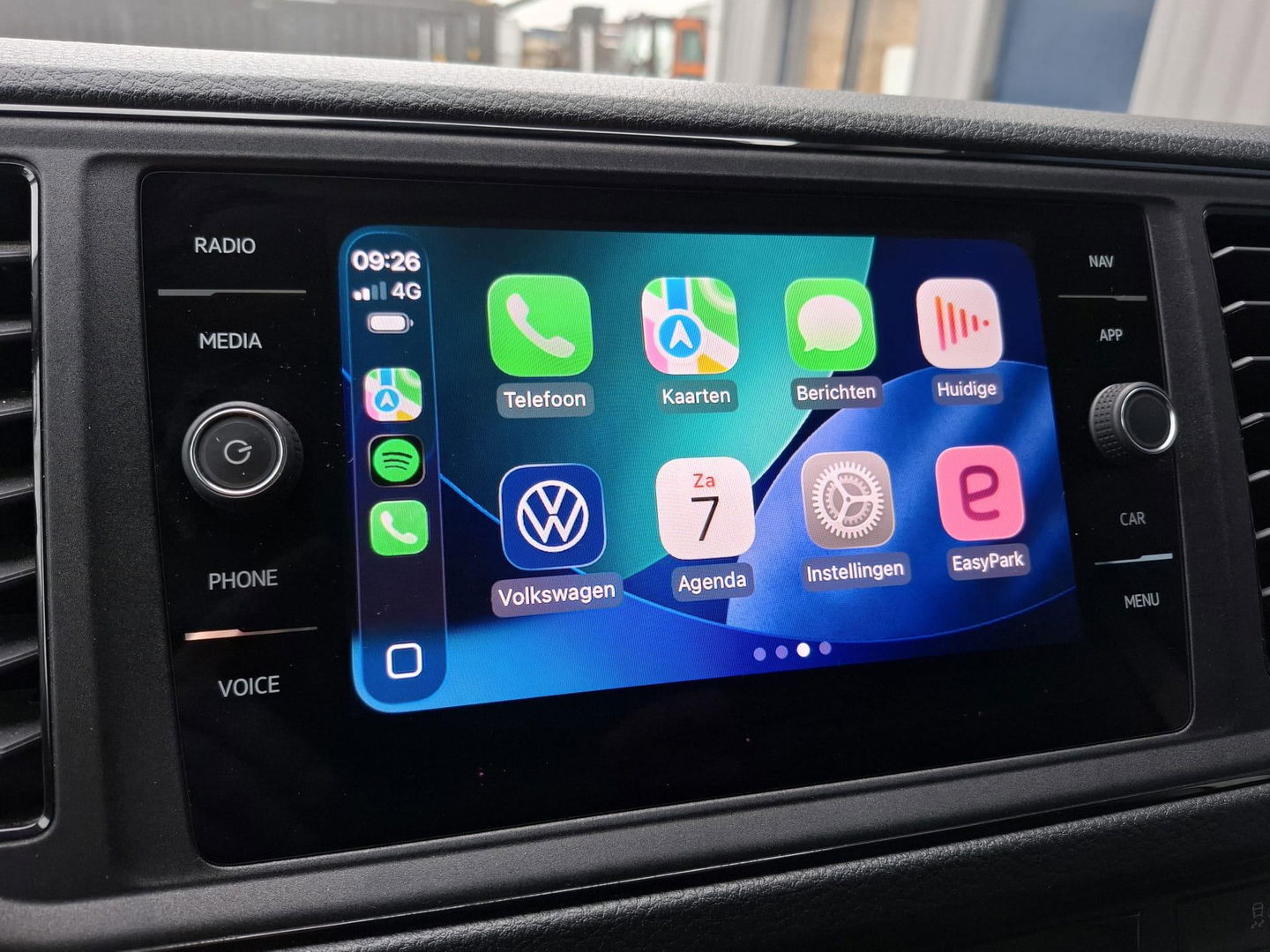 Volkswagen Crafter 35 2.0 TDI L3H3 Comfortline AIRCO / CRUISE CONTROLE / TREKHAAK / 3 ZITS / NAVI / CARPLAY