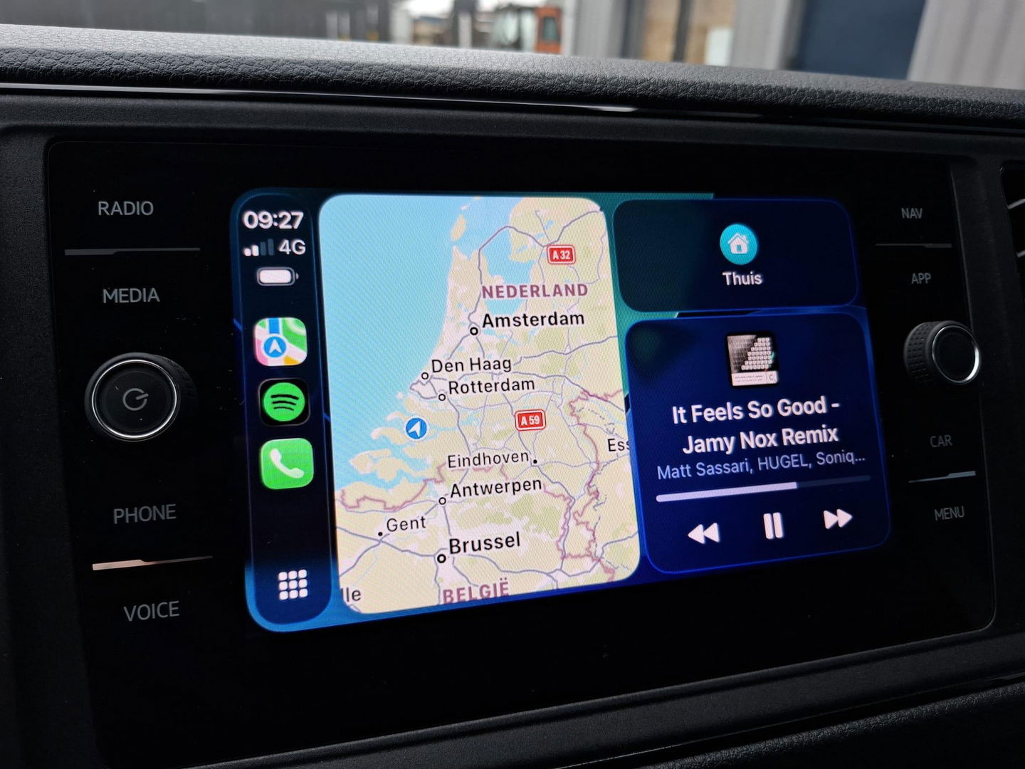 Volkswagen Crafter 35 2.0 TDI L3H3 Comfortline AIRCO / CRUISE CONTROLE / TREKHAAK / 3 ZITS / NAVI / CARPLAY