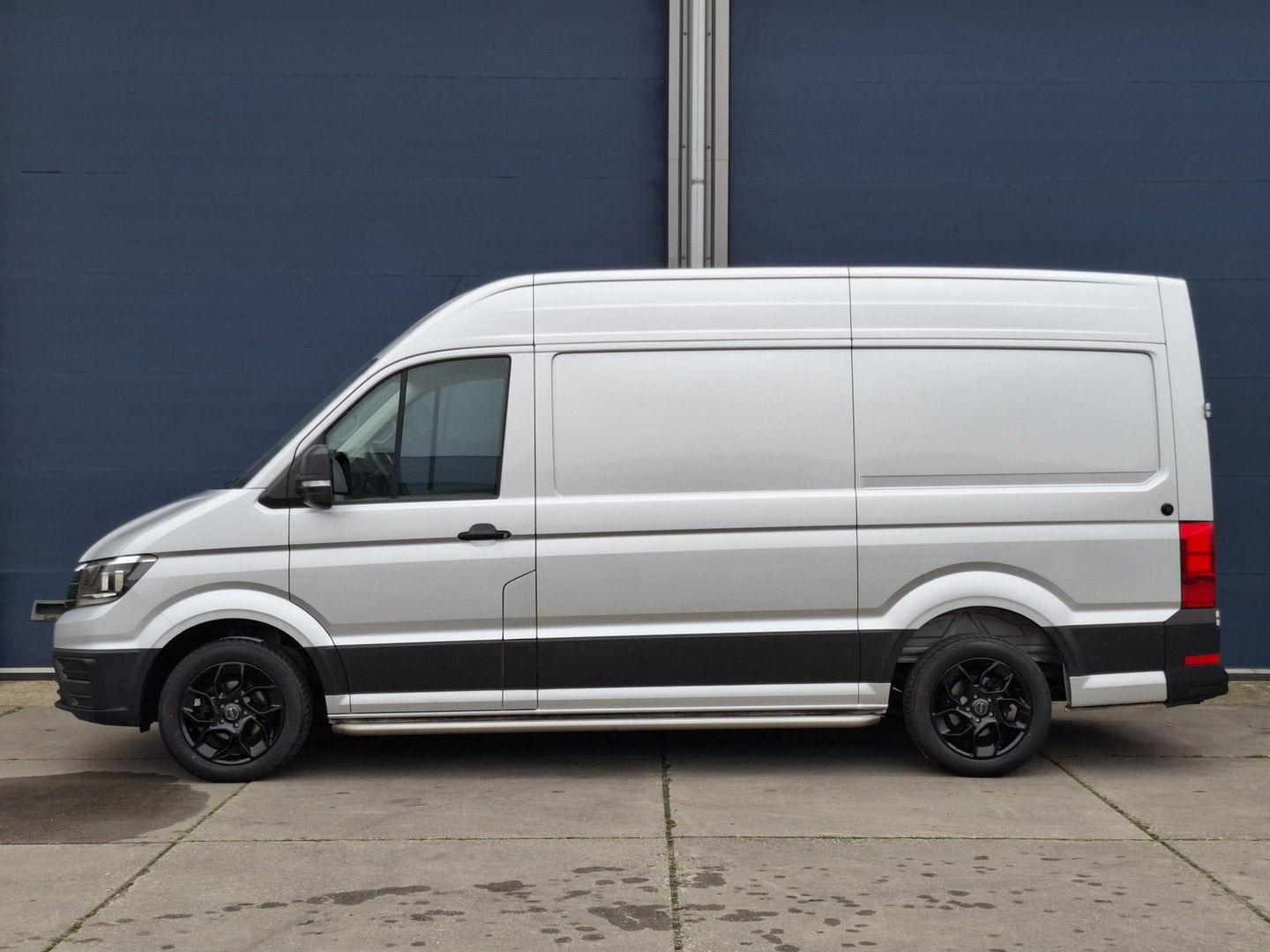 Volkswagen Crafter 35 2.0 TDI L3H3 Comfortline AIRCO / CRUISE CONTROLE / TREKHAAK / 3 ZITS / NAVI / CARPLAY
