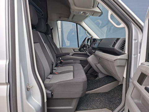 Volkswagen Crafter 35 2.0 TDI L3H3 Comfortline AIRCO / CRUISE CONTROLE / TREKHAAK / 3 ZITS / NAVI / CARPLAY