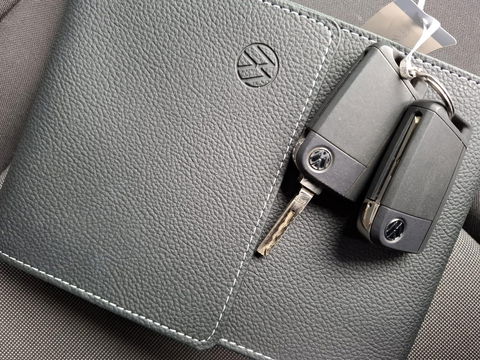 Volkswagen Crafter 35 2.0 TDI L3H3 Comfortline AIRCO / CRUISE CONTROLE / TREKHAAK / 3 ZITS / NAVI / CARPLAY