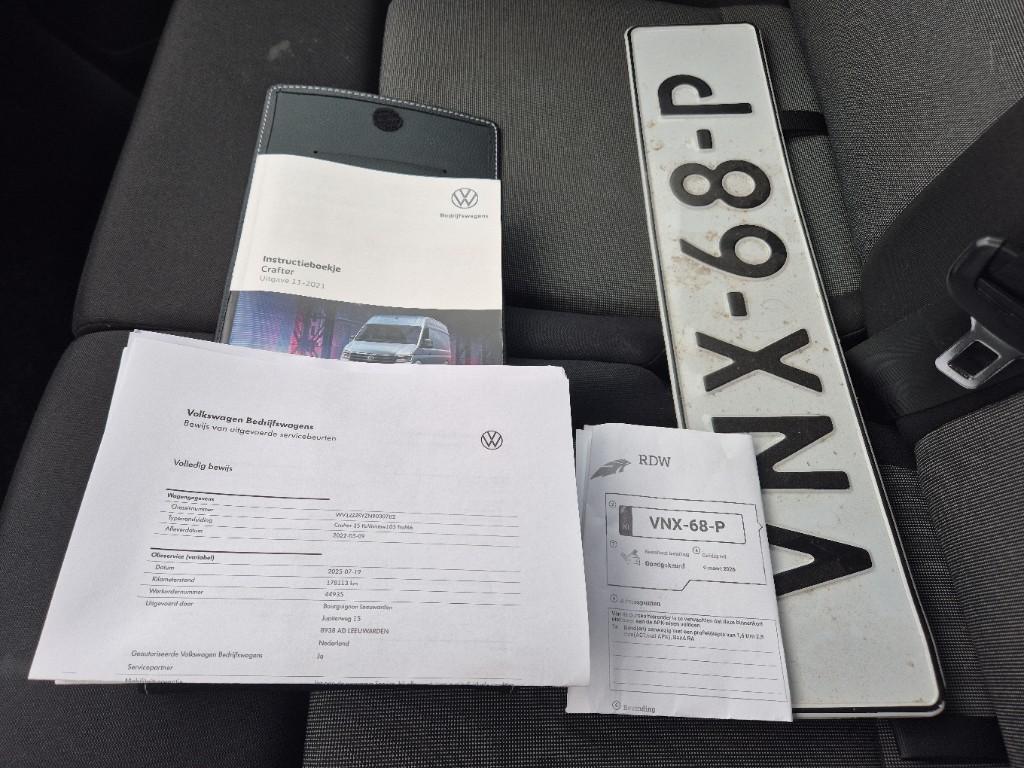 Volkswagen Crafter 35 2.0 TDI L3H3 Comfortline AIRCO / CRUISE CONTROLE / TREKHAAK / 3 ZITS / NAVI / CARPLAY