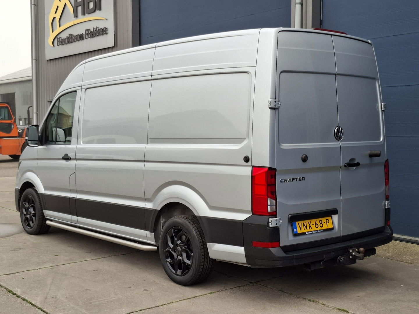 Volkswagen Crafter 35 2.0 TDI L3H3 Comfortline AIRCO / CRUISE CONTROLE / TREKHAAK / 3 ZITS / NAVI / CARPLAY