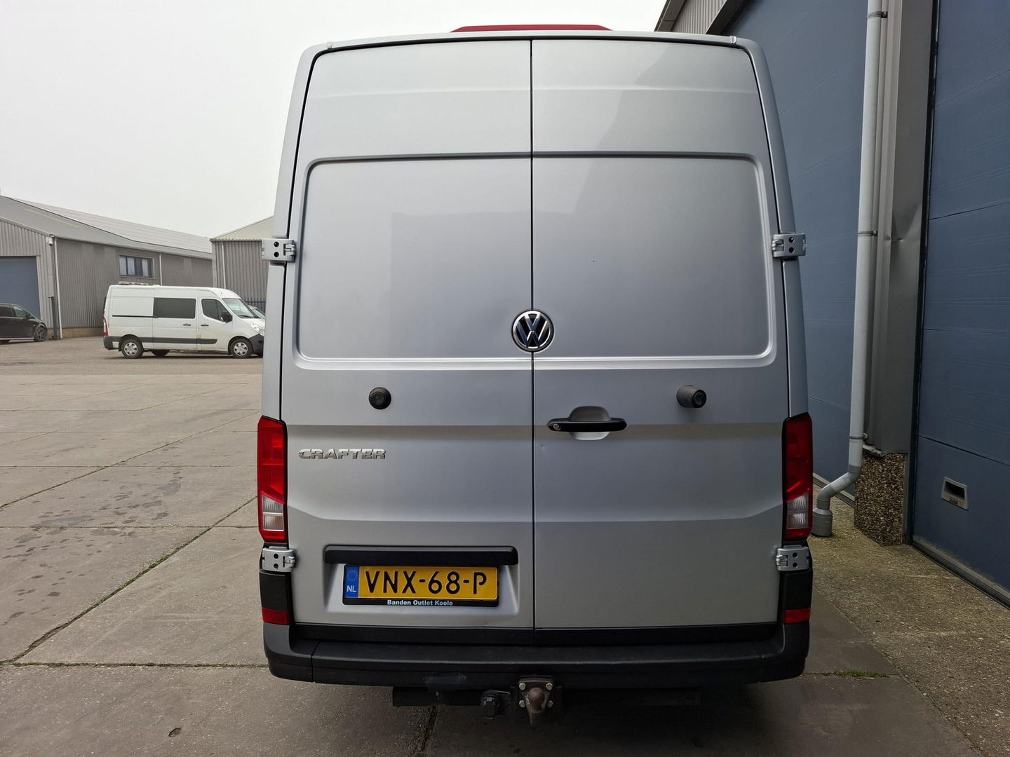 Volkswagen Crafter 35 2.0 TDI L3H3 Comfortline AIRCO / CRUISE CONTROLE / TREKHAAK / 3 ZITS / NAVI / CARPLAY