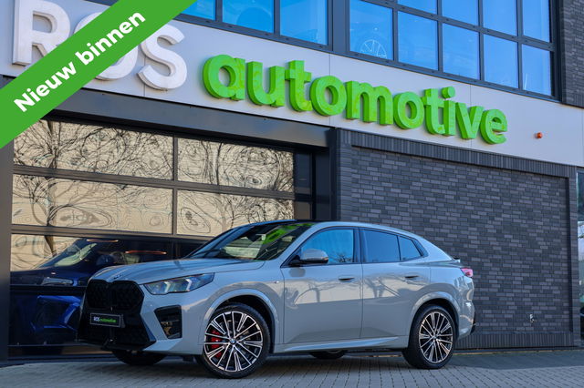 BMW X2 - sDrive20i M-Sport | NIEUWSTAAT! | BTW | PANO | HUD | ELEK TREKHAAK | CAMERA ACHTER | SHADOW LINE |