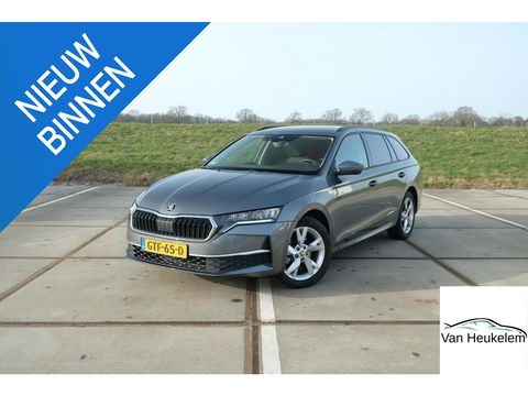 Škoda Octavia Combi 1.5 TSI Edition | TREKHAAK | 17" GEMINI VELGEN | APPLE CAR PLAY | 'SUNSET'