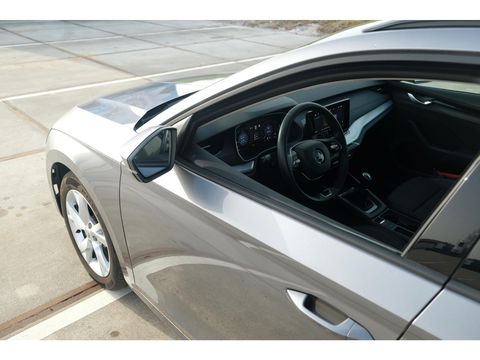 Škoda Octavia Combi 1.5 TSI Edition | TREKHAAK | 17" GEMINI VELGEN | APPLE CAR PLAY | 'SUNSET'