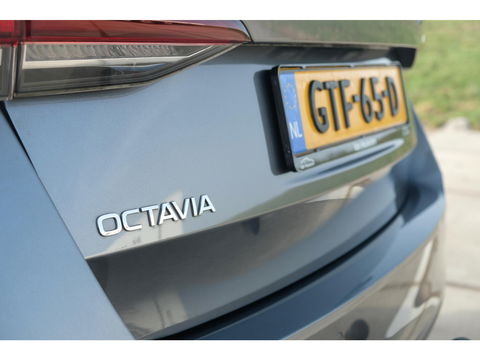 Škoda Octavia Combi 1.5 TSI Edition | TREKHAAK | 17" GEMINI VELGEN | APPLE CAR PLAY | 'SUNSET'