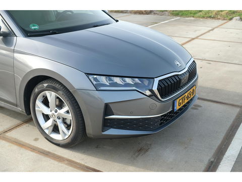 Škoda Octavia Combi 1.5 TSI Edition | TREKHAAK | 17" GEMINI VELGEN | APPLE CAR PLAY | 'SUNSET'