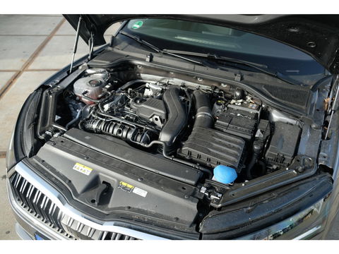 Škoda Octavia Combi 1.5 TSI Edition | TREKHAAK | 17" GEMINI VELGEN | APPLE CAR PLAY | 'SUNSET'