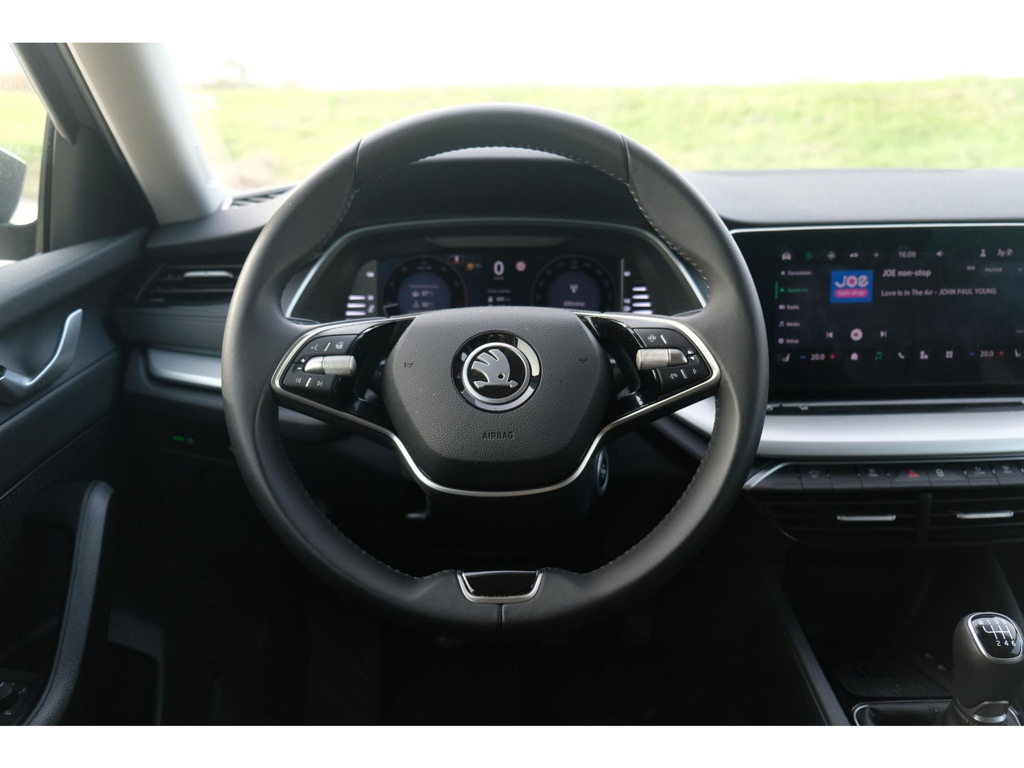 Škoda Octavia Combi 1.5 TSI Edition | TREKHAAK | 17" GEMINI VELGEN | APPLE CAR PLAY | 'SUNSET'