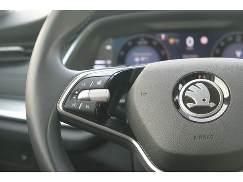 Škoda Octavia Combi 1.5 TSI Edition | TREKHAAK | 17" GEMINI VELGEN | APPLE CAR PLAY | 'SUNSET'