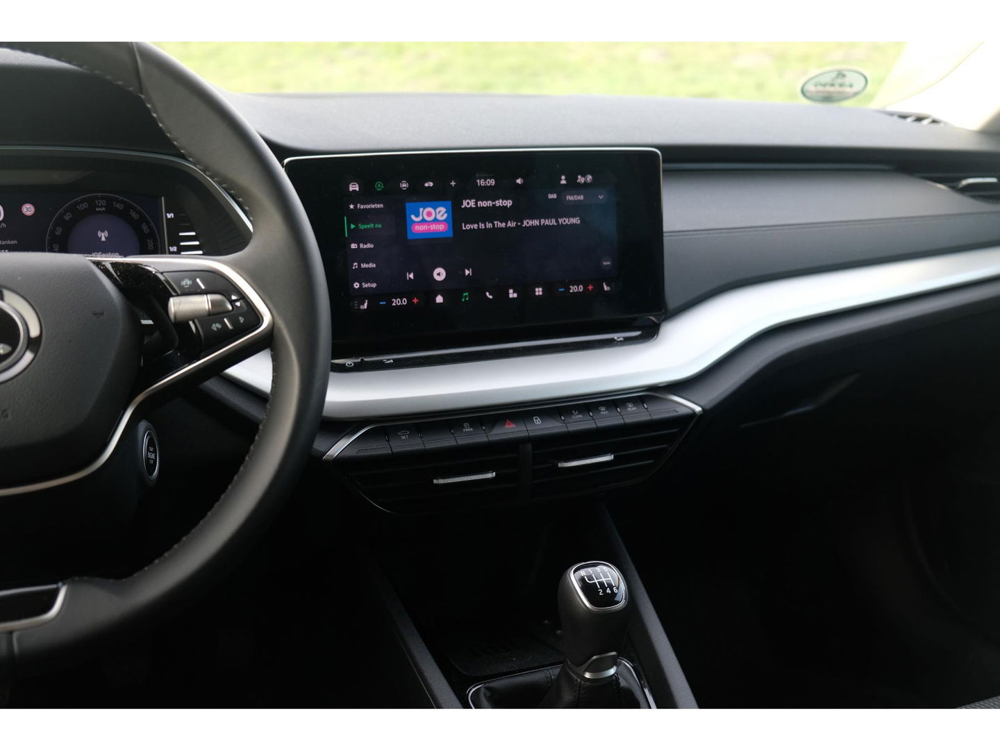 Škoda Octavia Combi 1.5 TSI Edition | TREKHAAK | 17" GEMINI VELGEN | APPLE CAR PLAY | 'SUNSET'