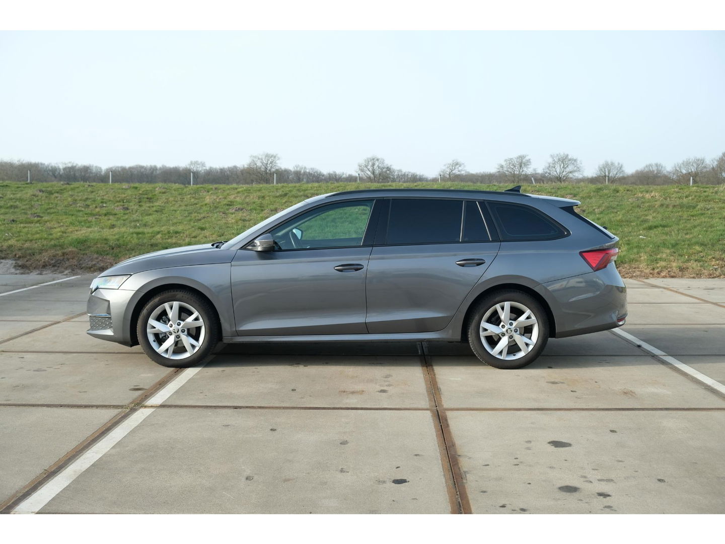 Škoda Octavia Combi 1.5 TSI Edition | TREKHAAK | 17" GEMINI VELGEN | APPLE CAR PLAY | 'SUNSET'