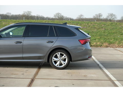 Škoda Octavia Combi 1.5 TSI Edition | TREKHAAK | 17" GEMINI VELGEN | APPLE CAR PLAY | 'SUNSET'