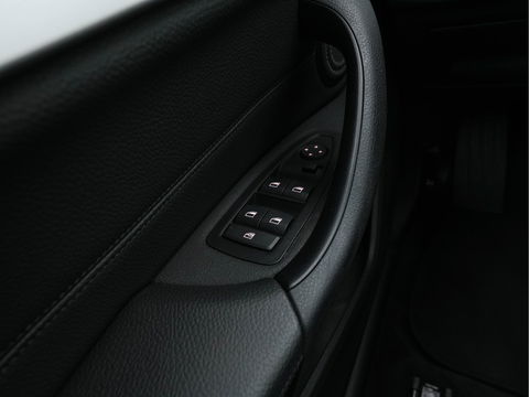 BMW X1 xDrive25e eDrive Edition ( Plug-In ) (INCL-BTW) *LEATHER | FULL-LED | HARMAN/KARDON | CAMERA | HEATED-COMFORTSEATS | NAVI-FULLMAP | ECC | KEYLESS |  PDC | CRUISE | DAB | TOWBAR | HEAD-UP | 17''ALU*