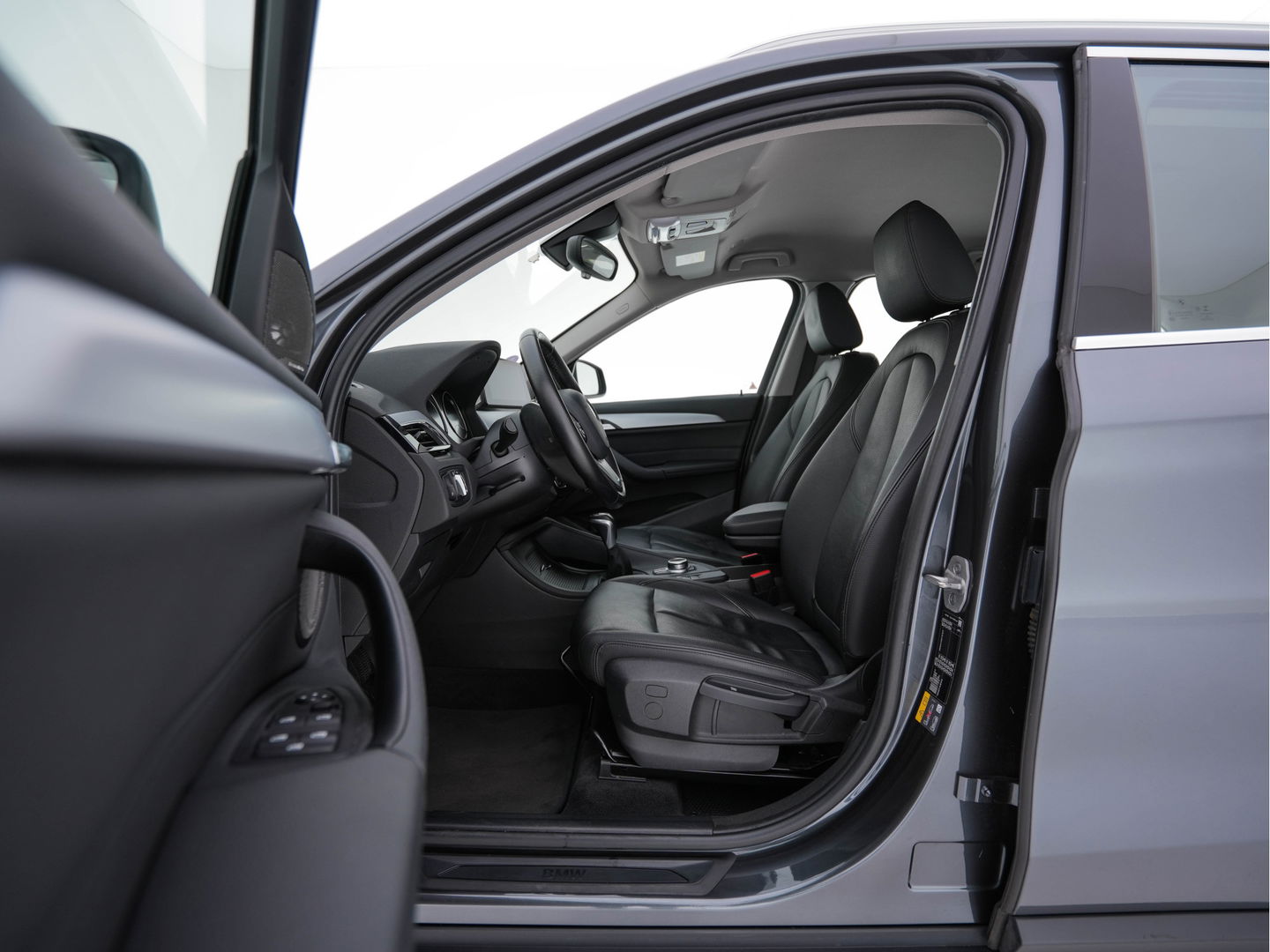 BMW X1 xDrive25e eDrive Edition ( Plug-In ) (INCL-BTW) *LEATHER | FULL-LED | HARMAN/KARDON | CAMERA | HEATED-COMFORTSEATS | NAVI-FULLMAP | ECC | KEYLESS |  PDC | CRUISE | DAB | TOWBAR | HEAD-UP | 17''ALU*