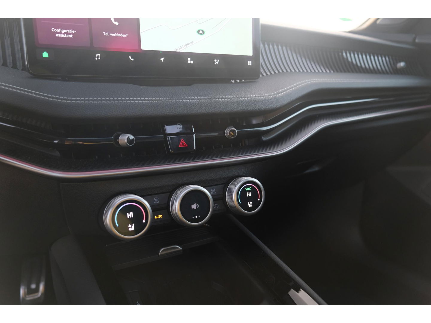 Škoda Superb Combi 1.5 TSI PHEV Sportline | PANO | TREKHAAK | 19" TORCULAR VELGEN | DCC | HEAD-UP DISPLAY