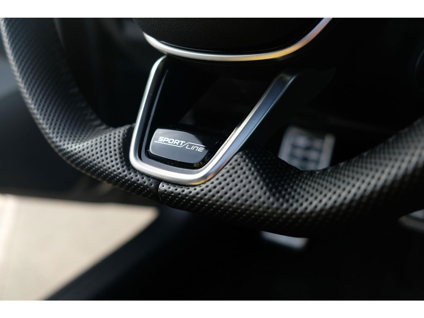 Škoda Superb Combi 1.5 TSI PHEV Sportline | PANO | TREKHAAK | 19" TORCULAR VELGEN | DCC | HEAD-UP DISPLAY