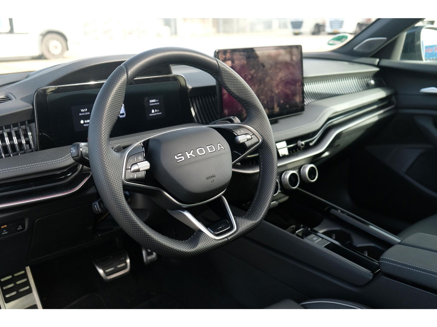 Škoda Superb Combi 1.5 TSI PHEV Sportline | PANO | TREKHAAK | 19" TORCULAR VELGEN | DCC | HEAD-UP DISPLAY