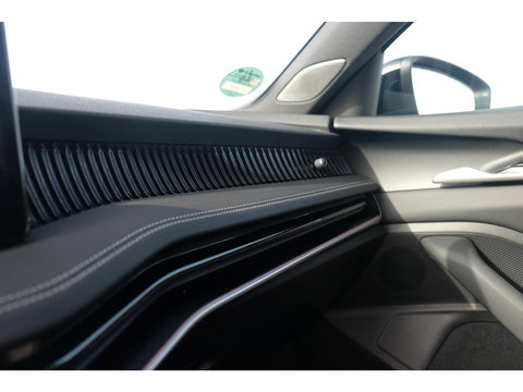Škoda Superb Combi 1.5 TSI PHEV Sportline | PANO | TREKHAAK | 19" TORCULAR VELGEN | DCC | HEAD-UP DISPLAY