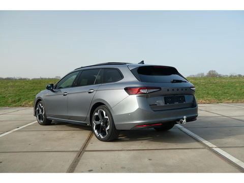 Škoda Superb Combi 1.5 TSI PHEV Sportline | PANO | TREKHAAK | 19" TORCULAR VELGEN | DCC | HEAD-UP DISPLAY