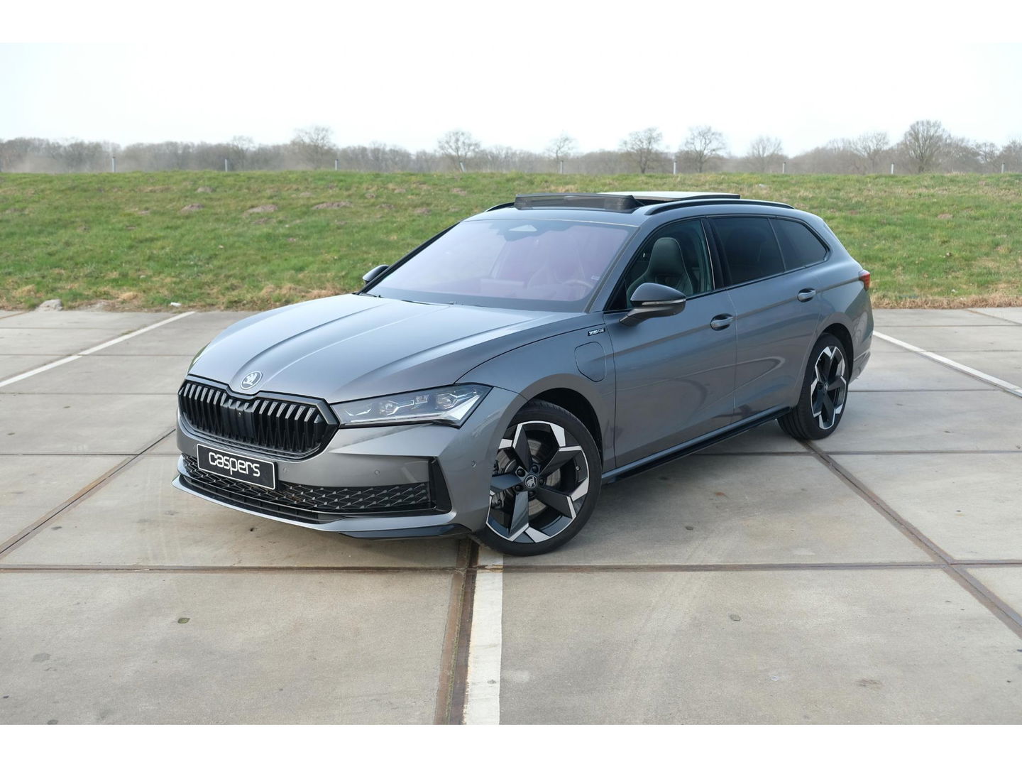 Škoda Superb Combi 1.5 TSI PHEV Sportline | PANO | TREKHAAK | 19" TORCULAR VELGEN | DCC | HEAD-UP DISPLAY