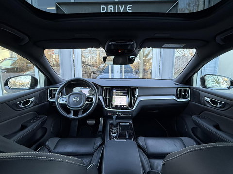 Volvo V60 2.0 T8 Recharge 390PK AWD R-Design |Pano|H/K|360CAM|AutoPilot|Trekhaak