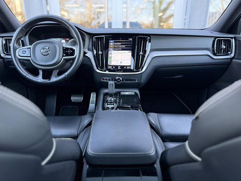 Volvo V60 2.0 T8 Recharge 390PK AWD R-Design |Pano|H/K|360CAM|AutoPilot|Trekhaak