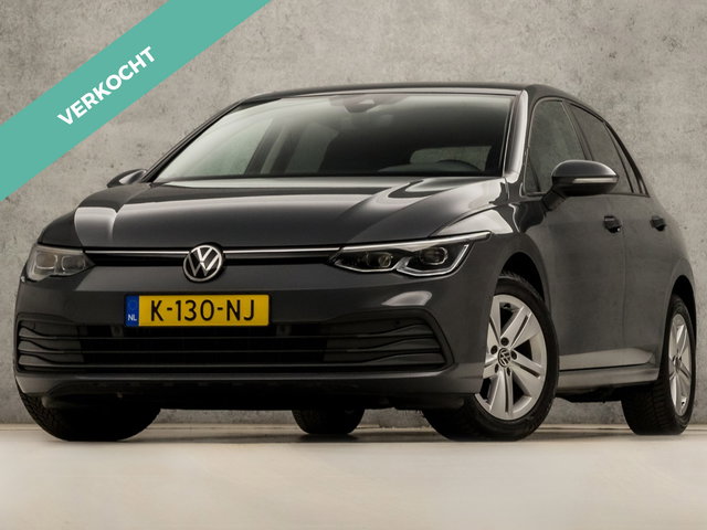 Volkswagen Golf - 1.0 TSI Sport Automaat (APPLE CARPLAY, GROOT NAVI, CAMERA, STUUR/STOELVERWARMING, MEMORY SEATS, ALCANTARA, GETINT GLAS, SFEERVERLICHTING, NIEUWSTAAT)
