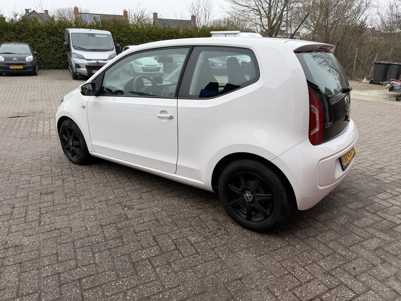 Volkswagen up!