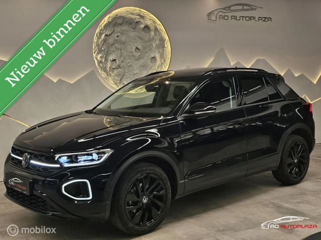 Volkswagen T-Roc - 1.5 TSI Full Black/Panorama/Leder/Memory/Keyless/IQ Light