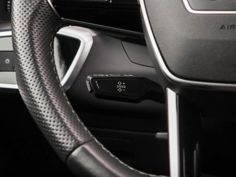 Audi A6 Avant 40 TFSI S edition 204pk Panoramadak LED Leder S Line