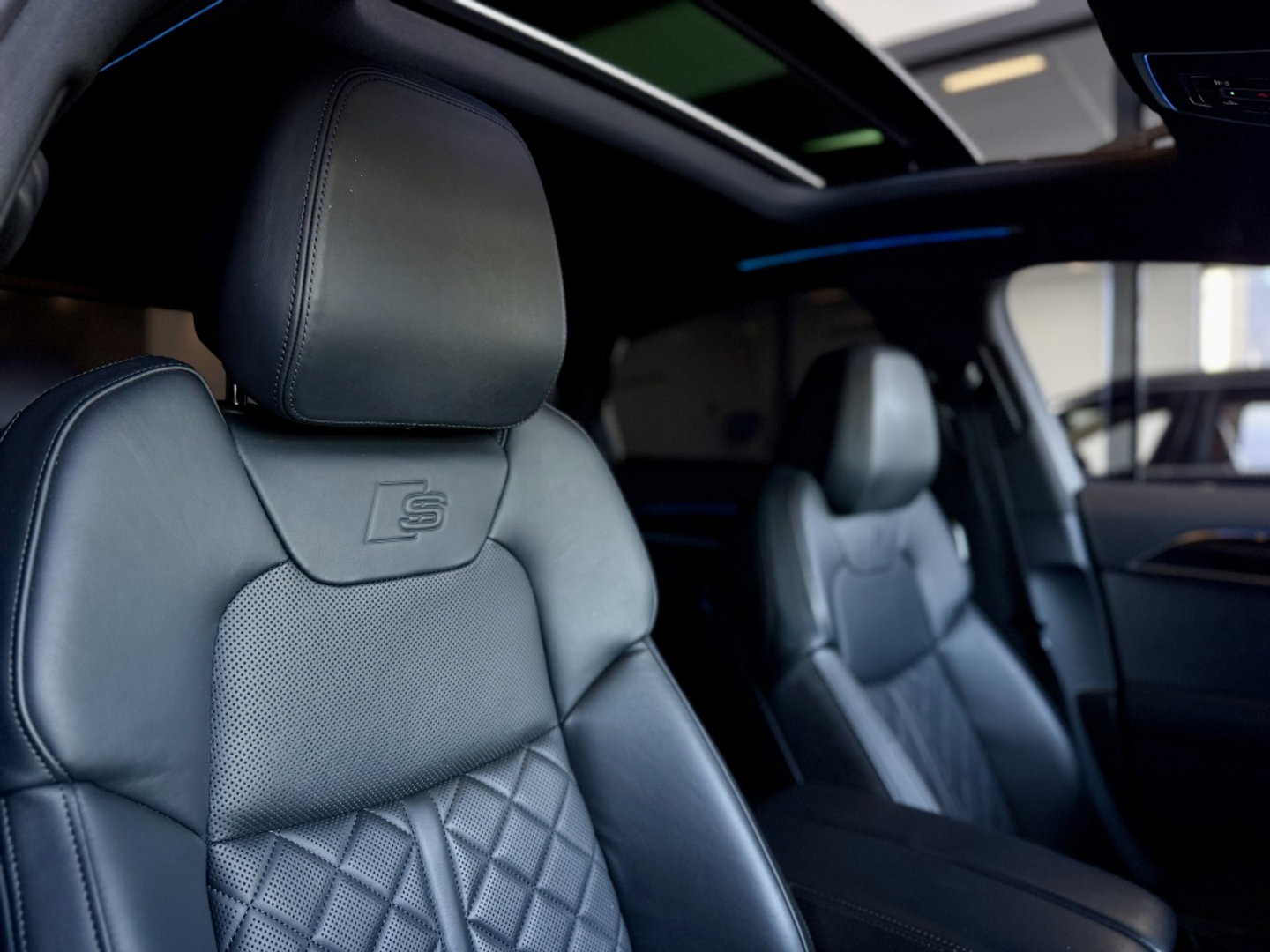 Audi A8 60 TFSIe 449PK Quattro / B&O / Laser / Massage