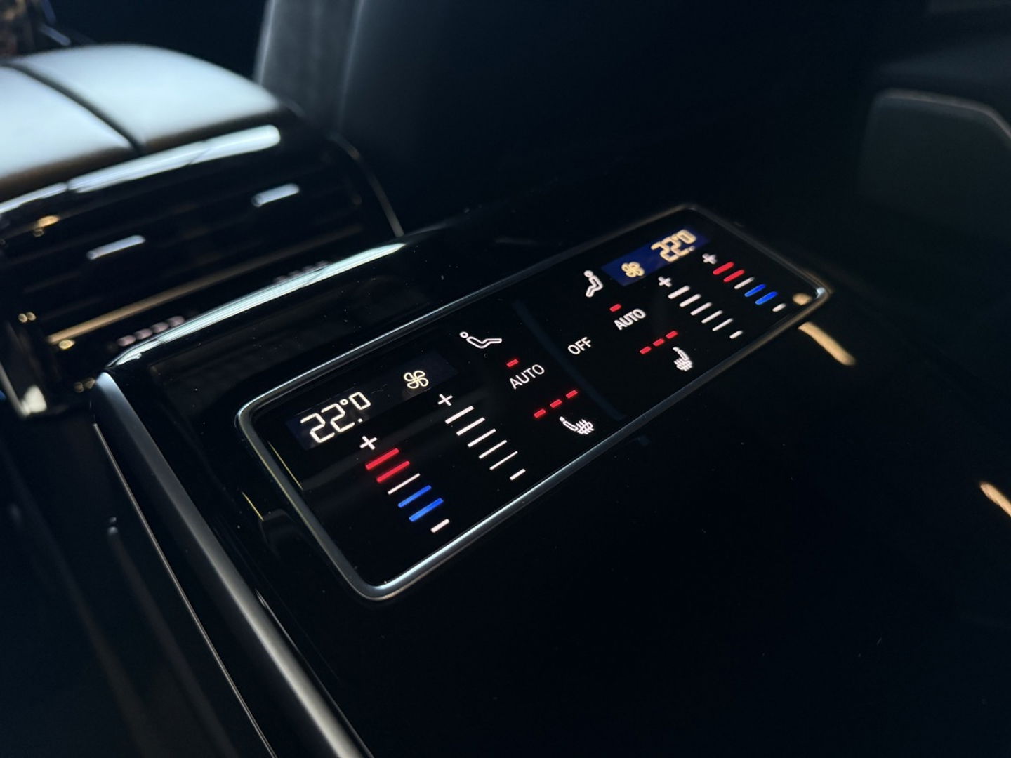 Audi A8 60 TFSIe 449PK Quattro / B&O / Laser / Massage