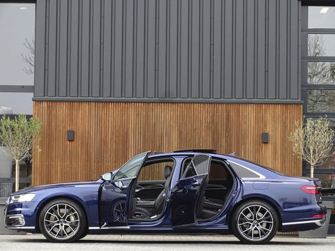Audi A8 60 TFSIe 449PK Quattro / B&O / Laser / Massage