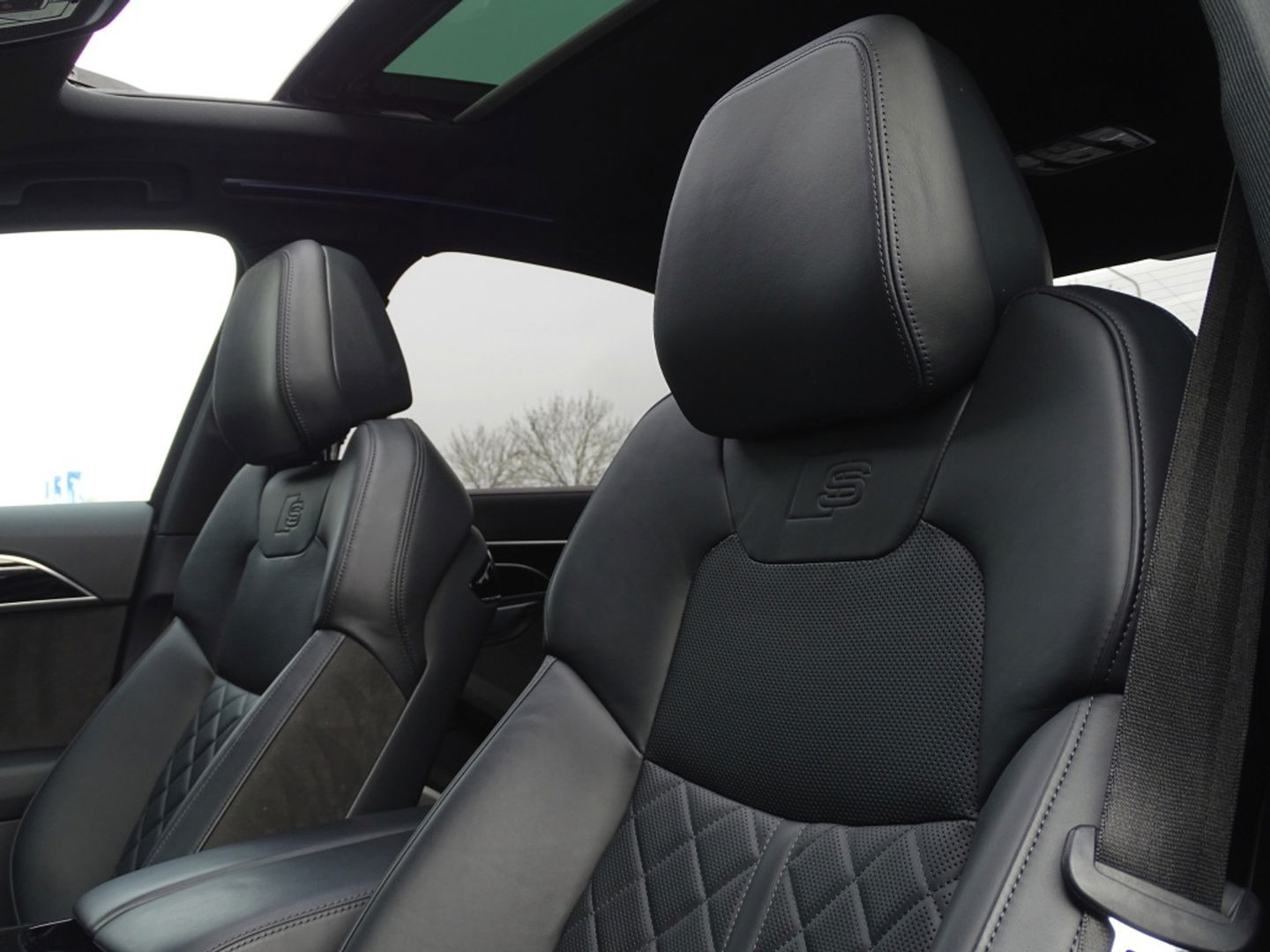 Audi A8 60 TFSIe 449PK Quattro / B&O / Laser / Massage