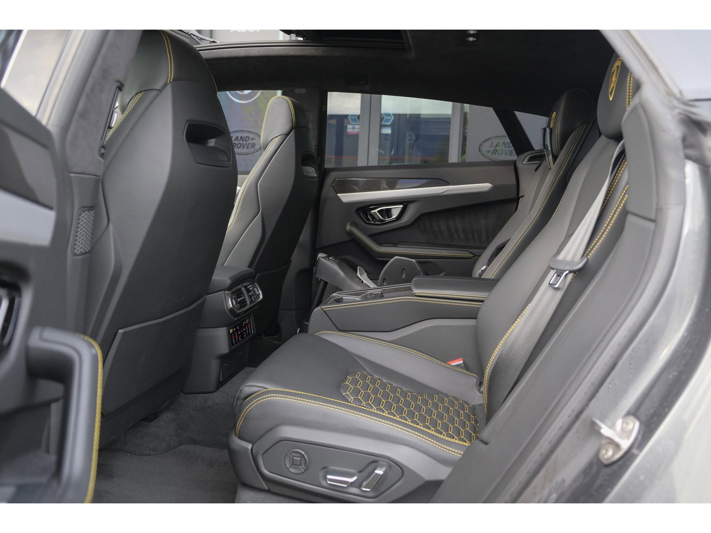 Lamborghini Urus 4.0 V8 650pk Panoramadak NLauto 4-zit Carbon Bang&Olufsen 4-wielsturing Massage Stoelkoeling 23" LMV