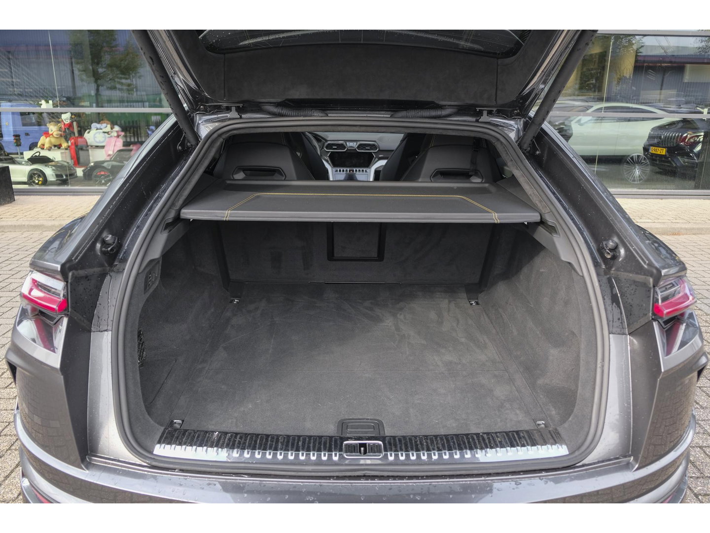 Lamborghini Urus 4.0 V8 650pk Panoramadak NLauto 4-zit Carbon Bang&Olufsen 4-wielsturing Massage Stoelkoeling 23" LMV