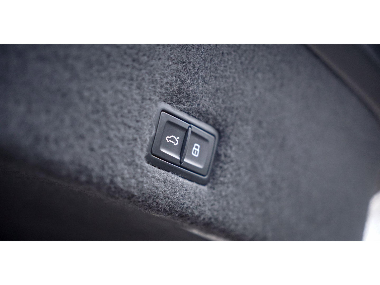 Lamborghini Urus 4.0 V8 650pk Panoramadak NLauto 4-zit Carbon Bang&Olufsen 4-wielsturing Massage Stoelkoeling 23" LMV