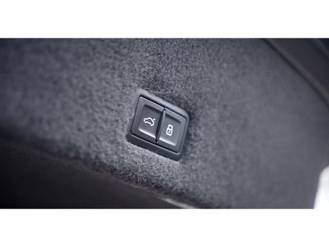 Lamborghini Urus 4.0 V8 650pk Panoramadak NLauto 4-zit Carbon Bang&Olufsen 4-wielsturing Massage Stoelkoeling 23" LMV